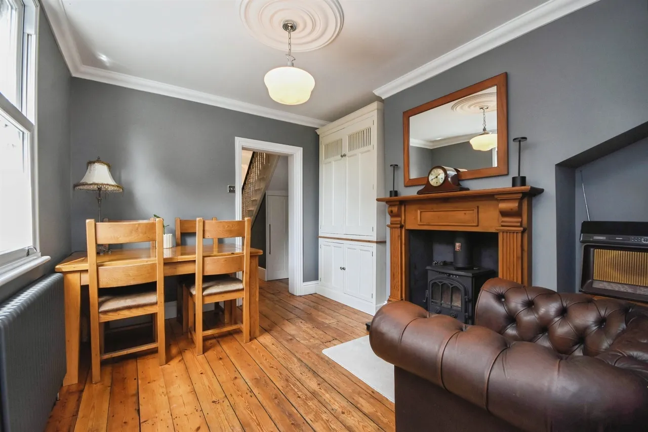 Brentwood Road, Romford, RM1, photo 8