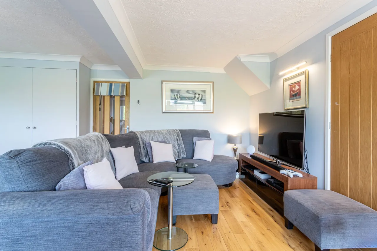 Waverley Close, Odiham, Hook, RG29 1AT, photo 11