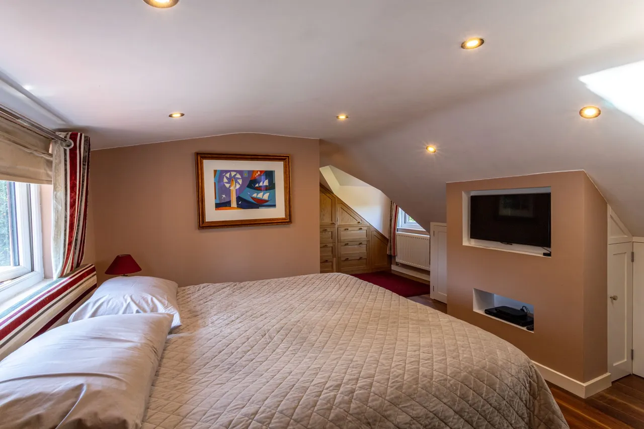 Waverley Close, Odiham, Hook, RG29 1AT, photo 13