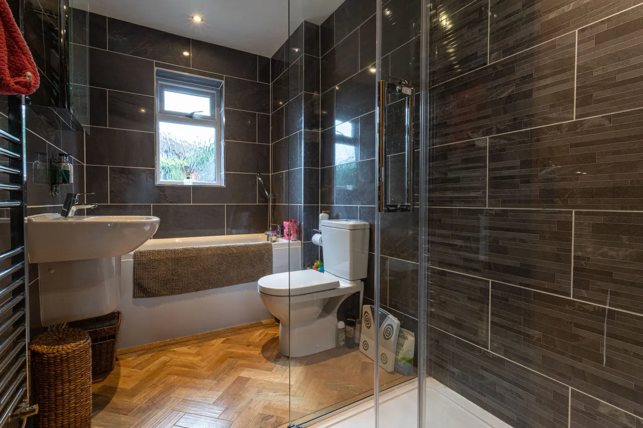 Waverley Close, Odiham, Hook, RG29 1AT, photo 20