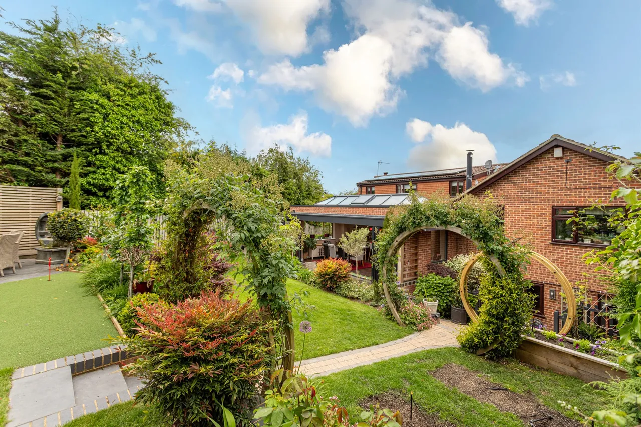 Waverley Close, Odiham, Hook, RG29 1AT, photo 22