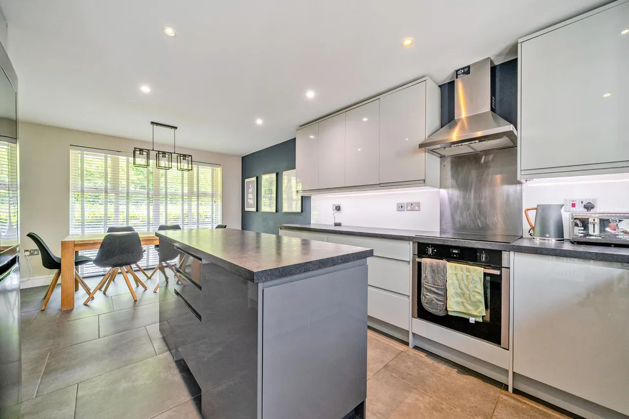 Sheepwash Court, Basingstoke, RG24, photo 2