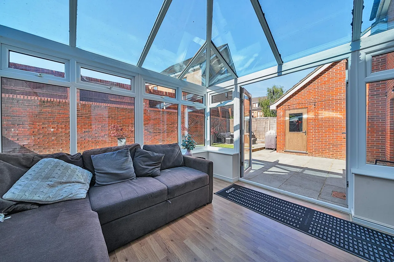 Sheepwash Court, Basingstoke, RG24, photo 8