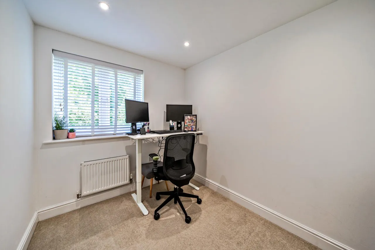 Sheepwash Court, Basingstoke, RG24, photo 12
