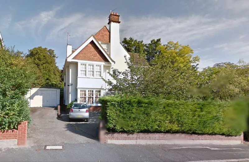 2 Russell Hill, Purley CR8 2JA, photo 2