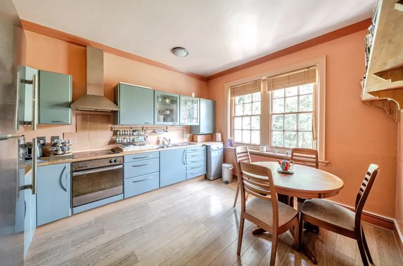 2 Russell Hill, Purley CR8 2JA, photo 4
