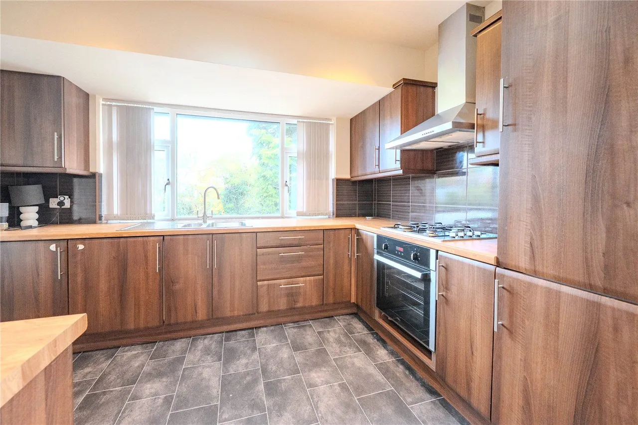 Woodhall Park Drive, Stanningley, LS28, photo 4