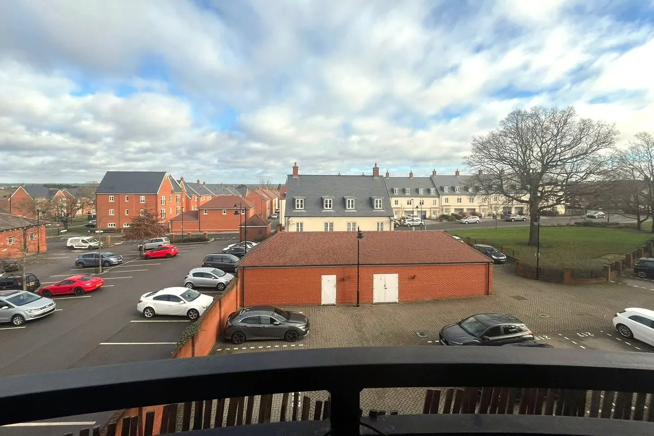 Scarlett's Road, Wellesley, GU11, photo 6