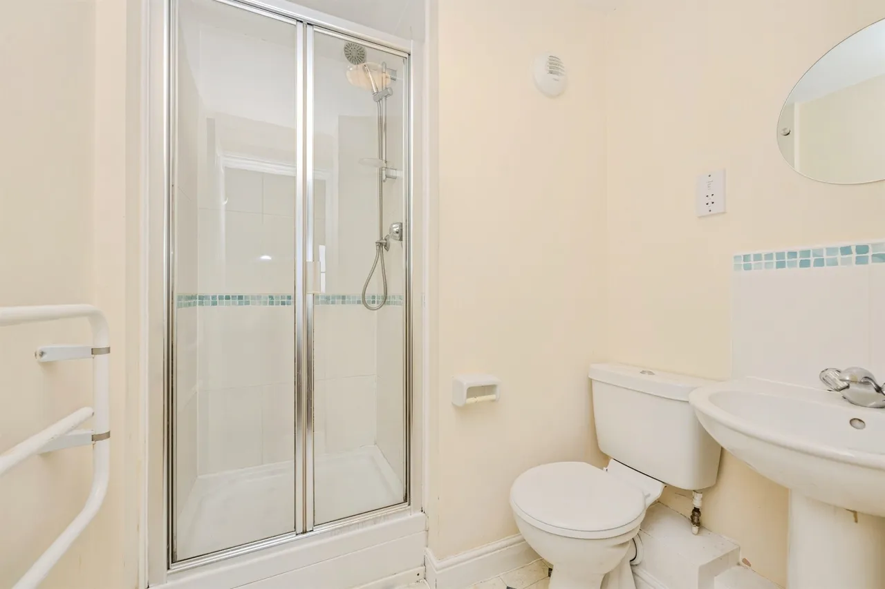 Geraint Jeremiah Close, Neath, SA11, photo 4