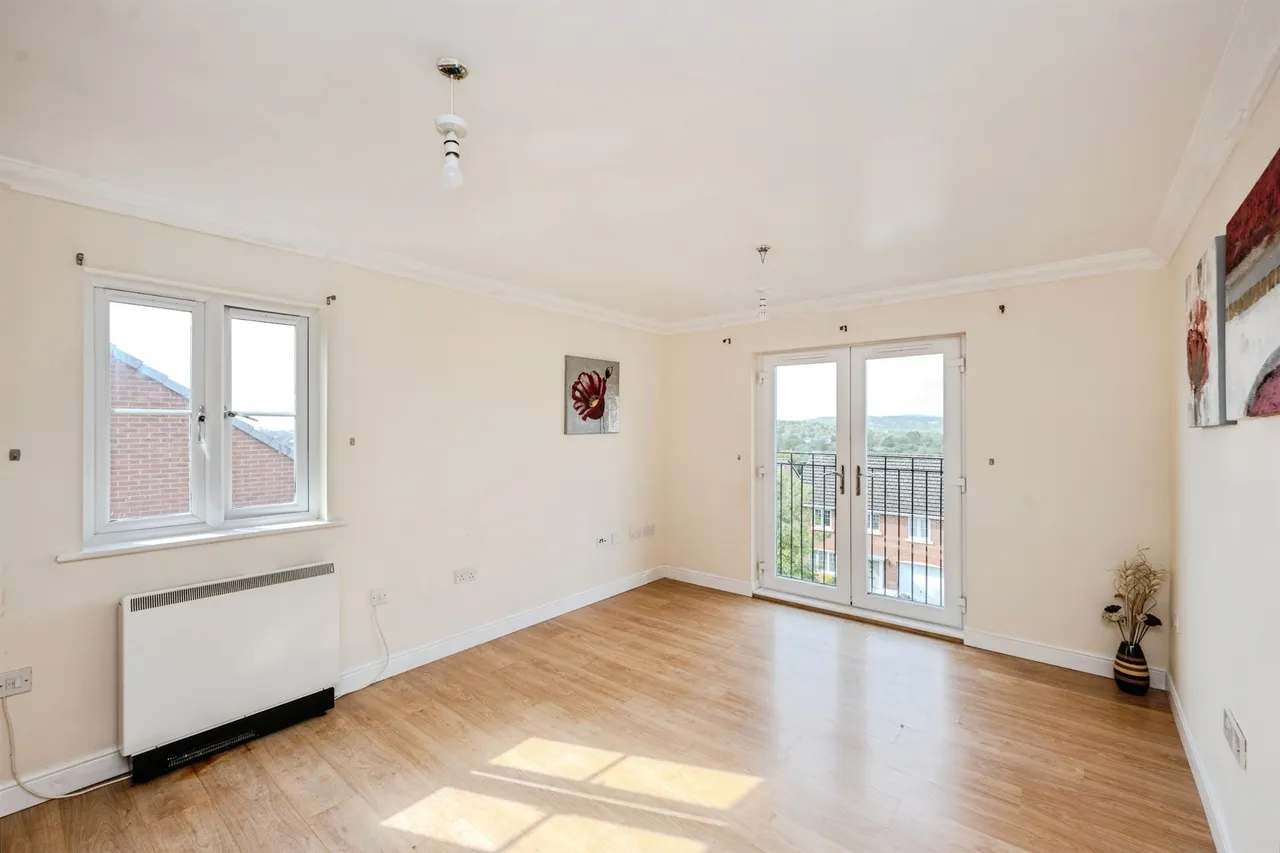 Geraint Jeremiah Close, Neath, SA11, photo 3