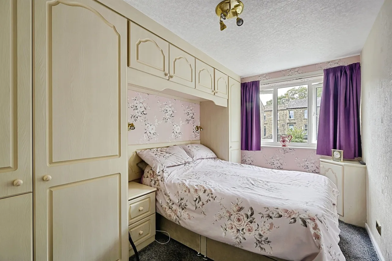 Thorne Street, Holywell Green, Halifax, photo 10