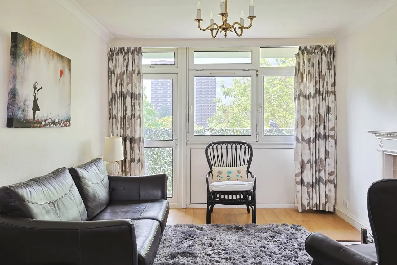 Watford Close, London, SW11, photo 3