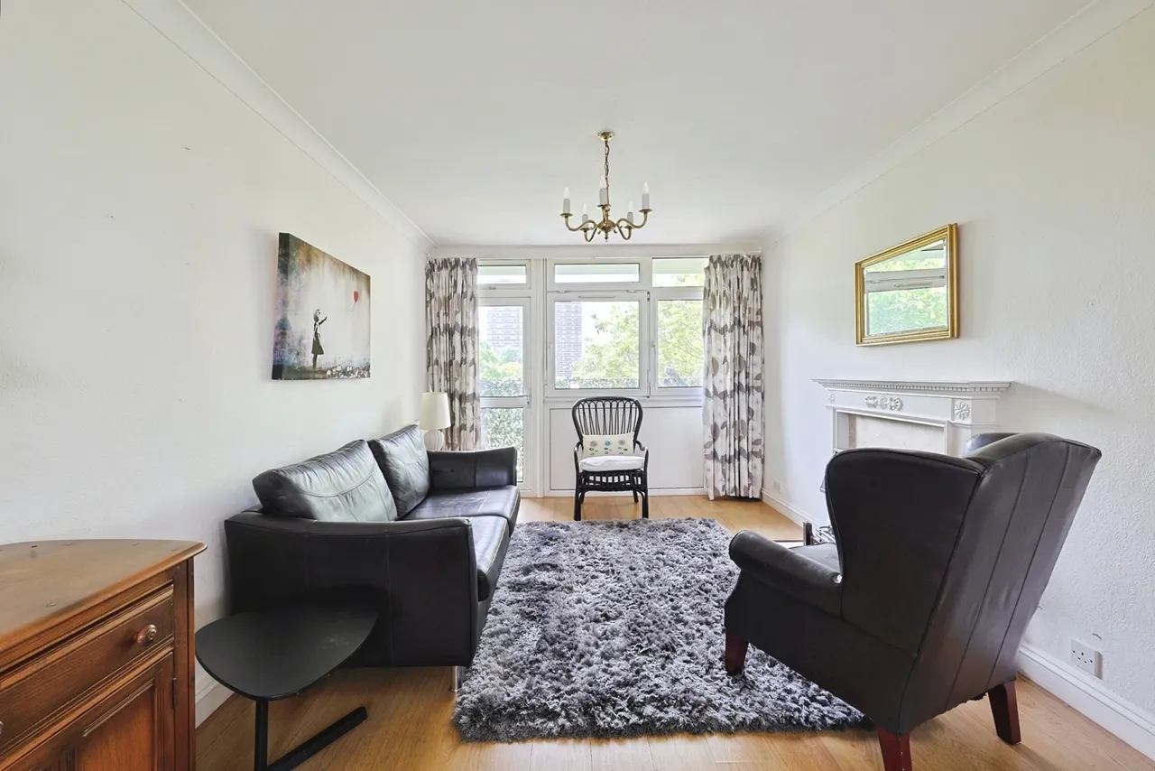 2 bed flat for sale — Watford Close, London, SW11