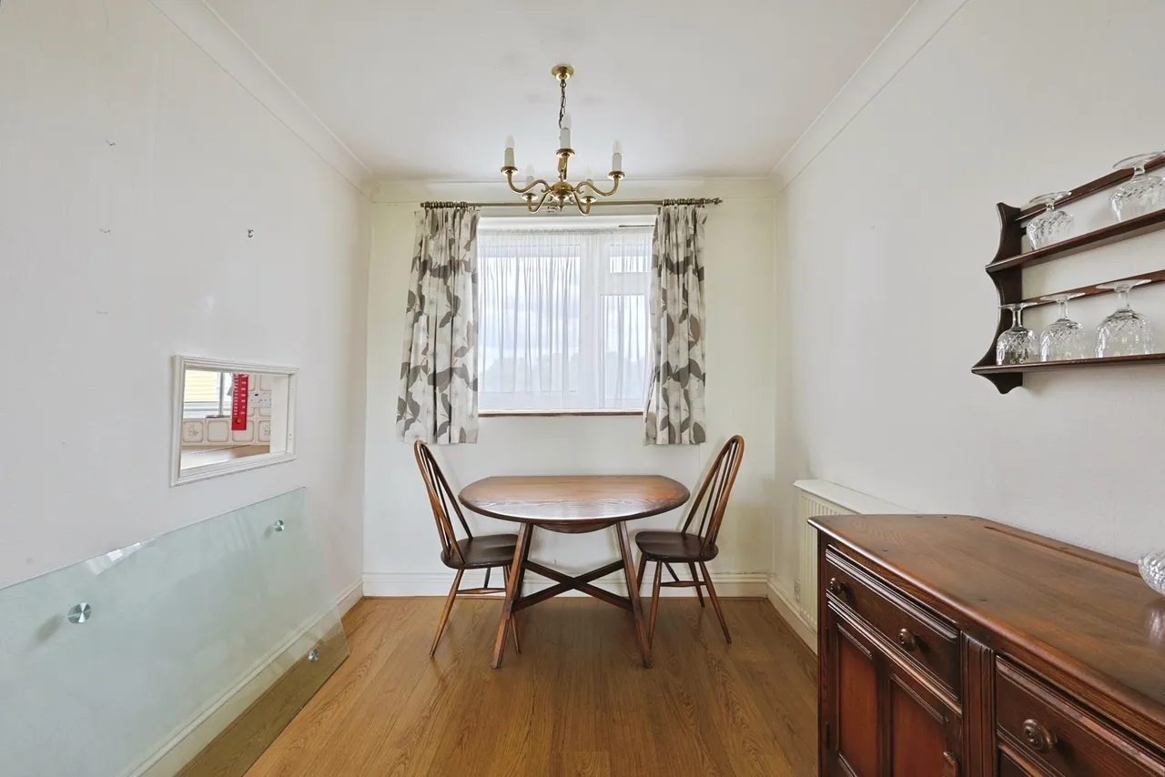 Watford Close, London, SW11, photo 16