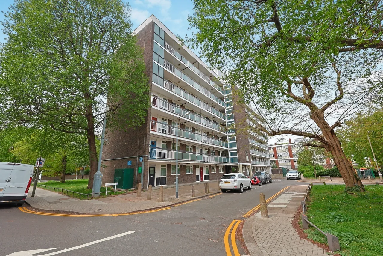 Watford Close, London, SW11, photo 8