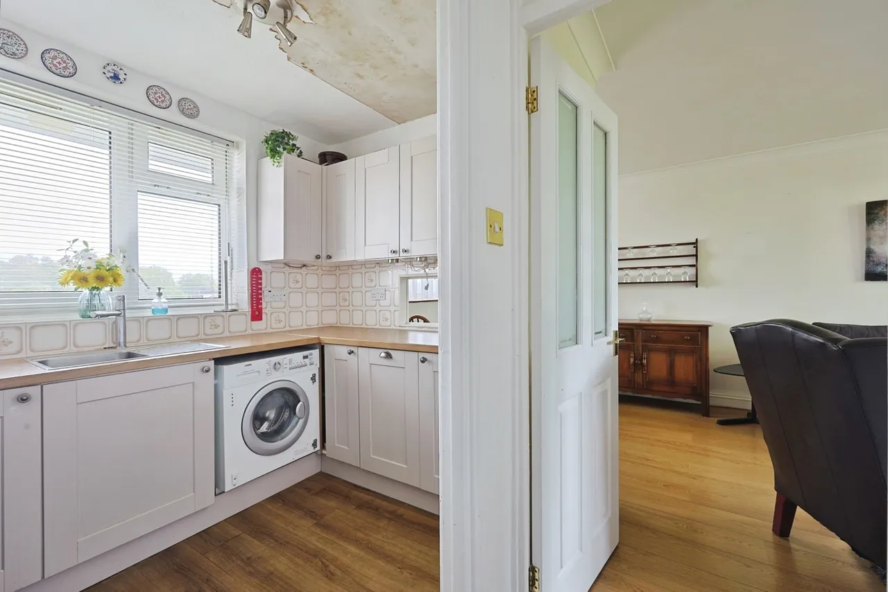 Watford Close, London, SW11, photo 6