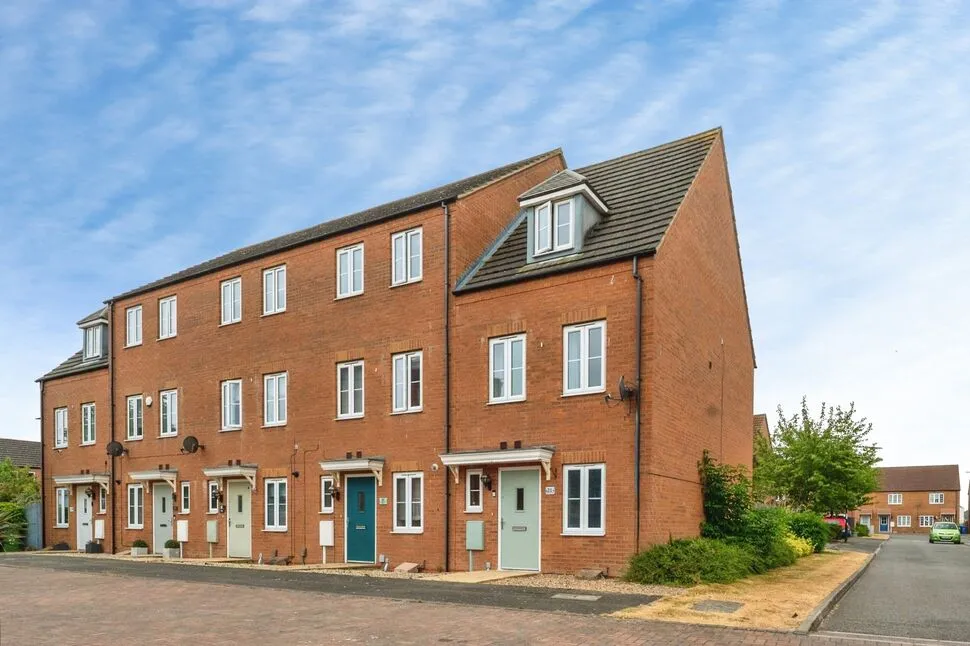 3 bed house for sale — Robert Pearson Mews, Grimsby, Lincolnshire, DN32