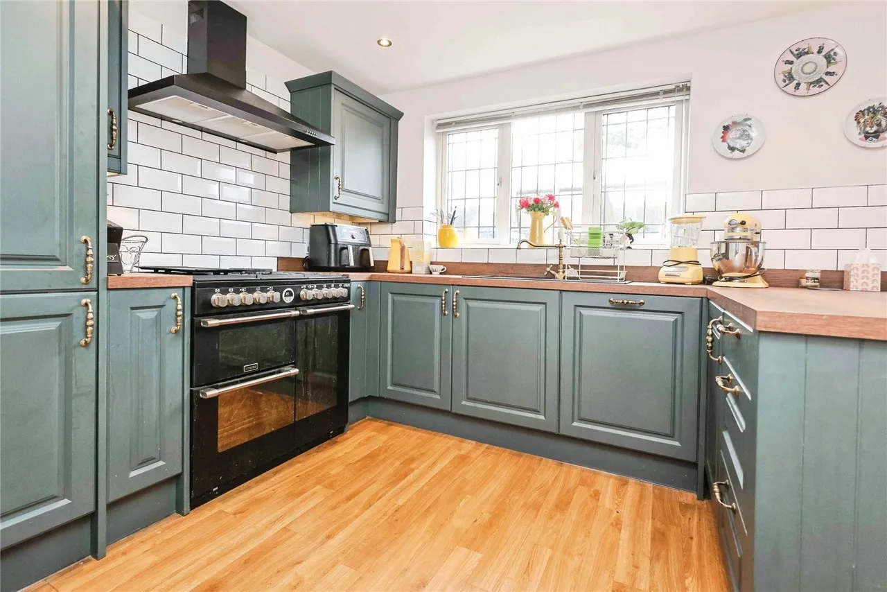 Maple Leaf Drive, Marston Green, B37, photo 3