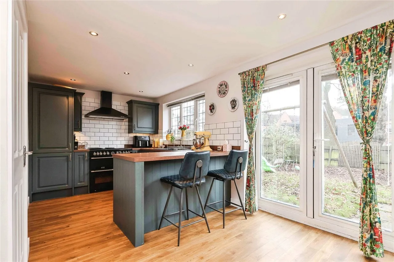 Maple Leaf Drive, Marston Green, B37, photo 9