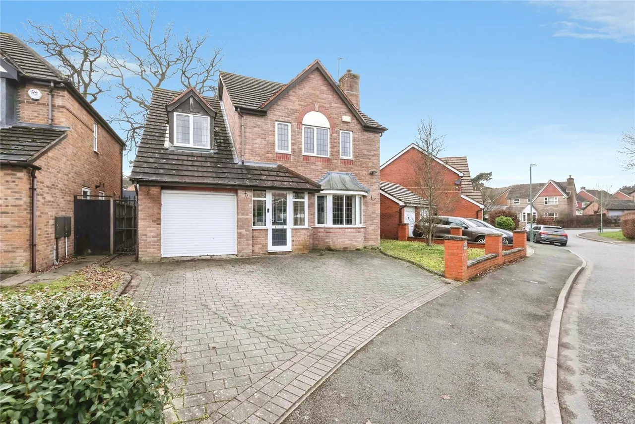 Maple Leaf Drive, Marston Green, B37, photo 6