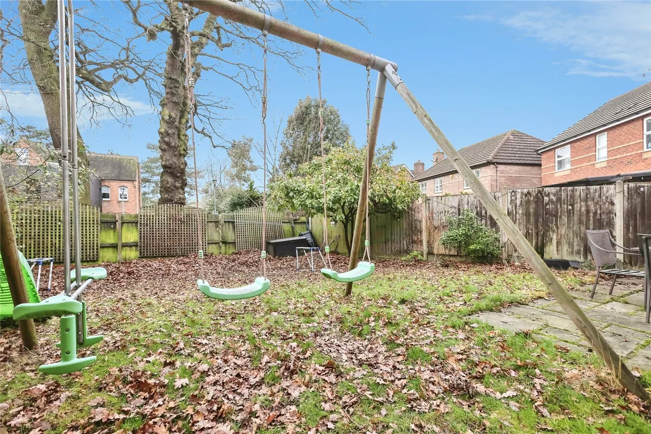 Maple Leaf Drive, Marston Green, B37, photo 17