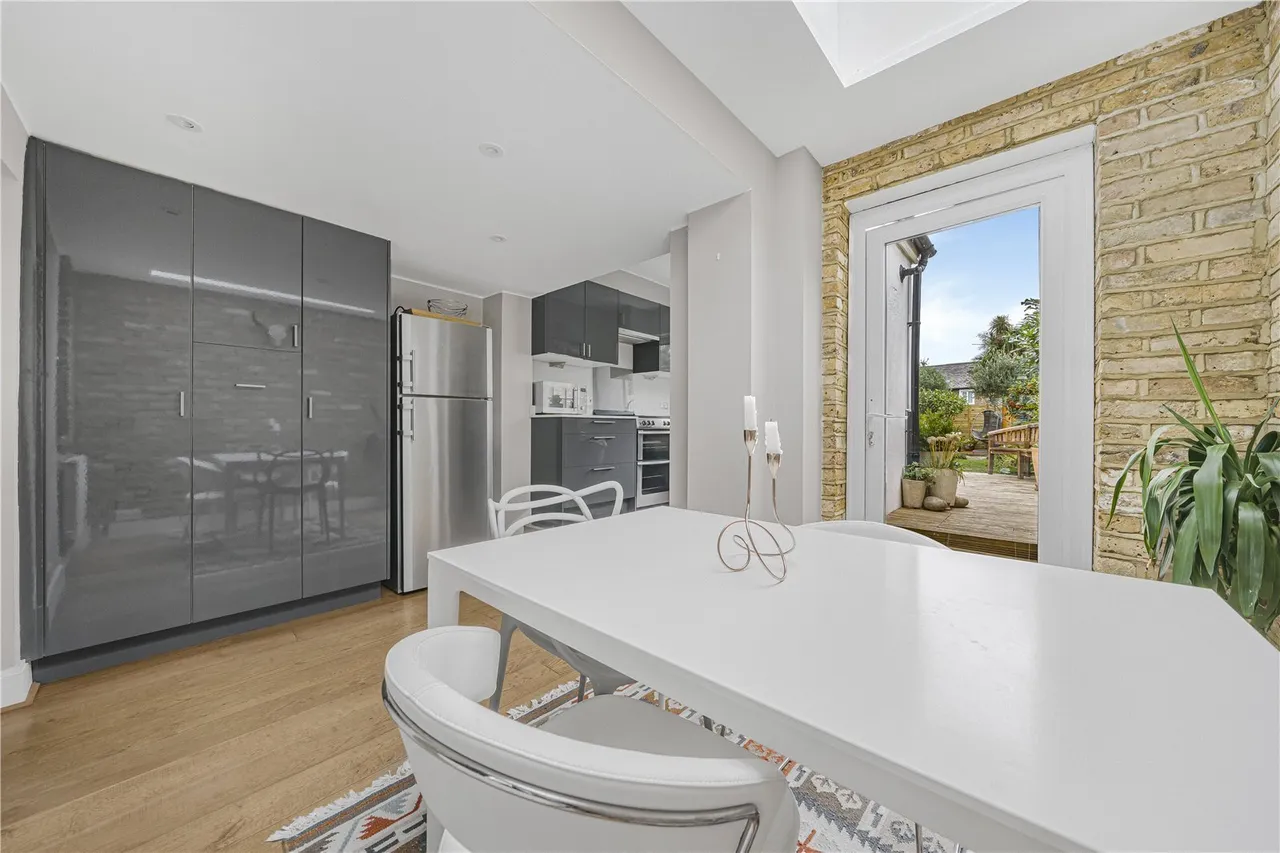 York Road, Teddington, TW11, photo 8
