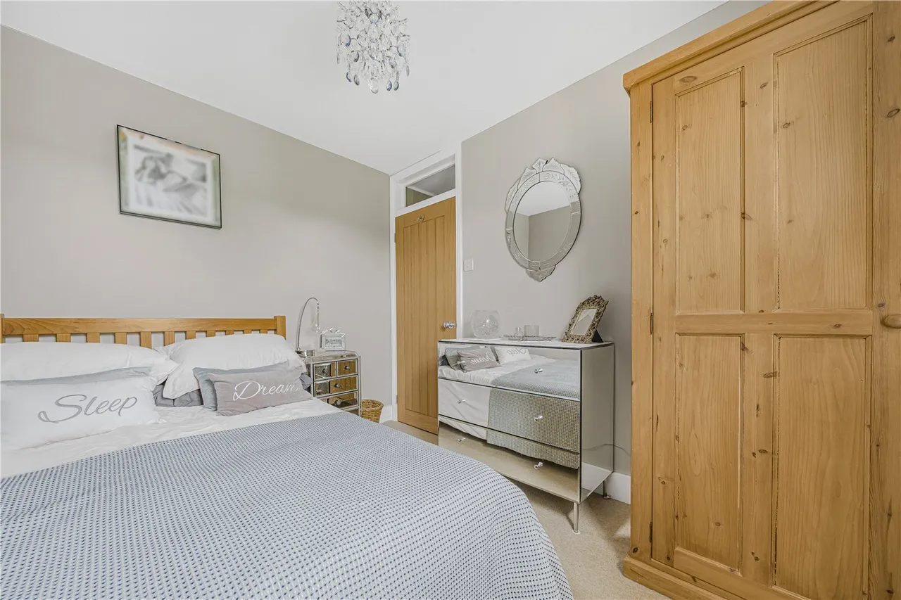 York Road, Teddington, TW11, photo 13