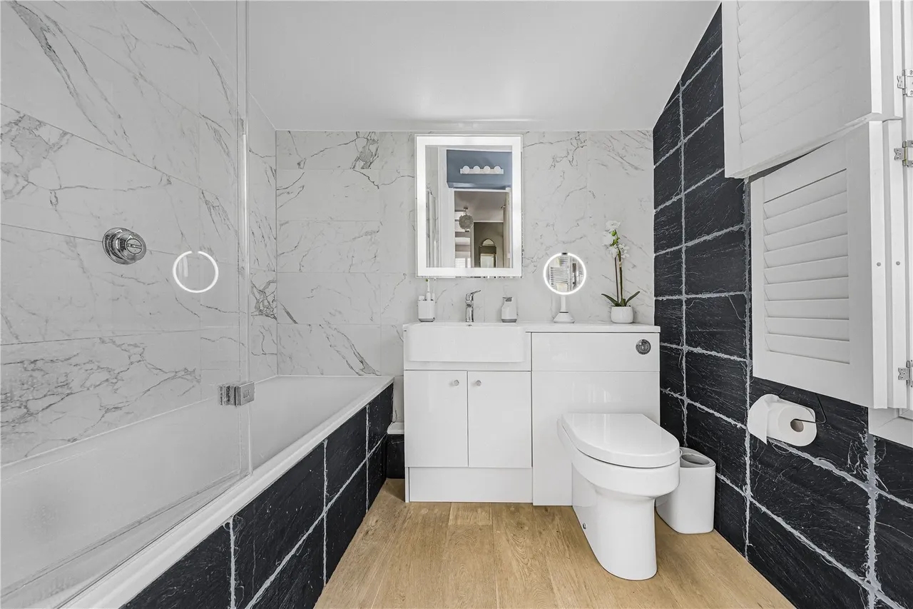 York Road, Teddington, TW11, photo 14