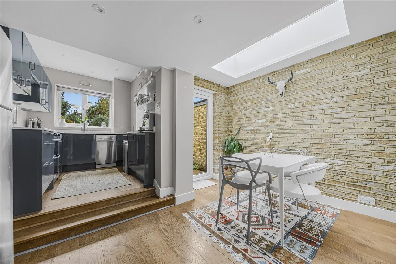 York Road, Teddington, TW11, photo 5