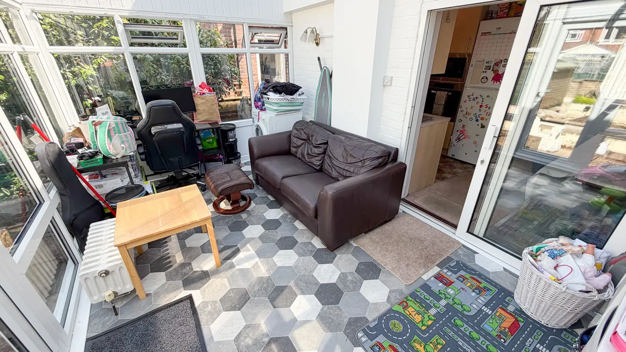 Sunnyside Road, Droylsden, M43, photo 9