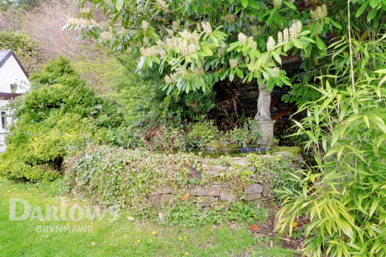 Cwm Farm Road, Six Bells, photo 30