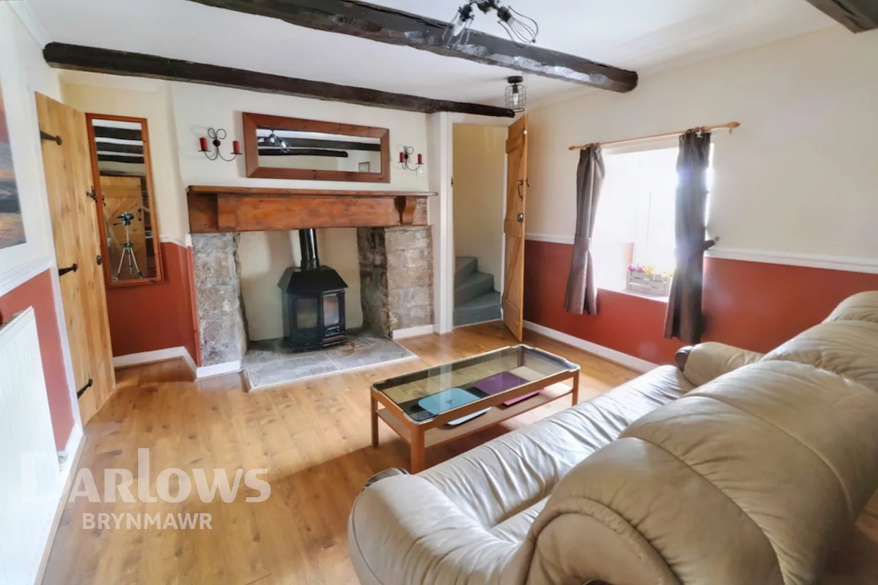 Cwm Farm Road, Six Bells, photo 5