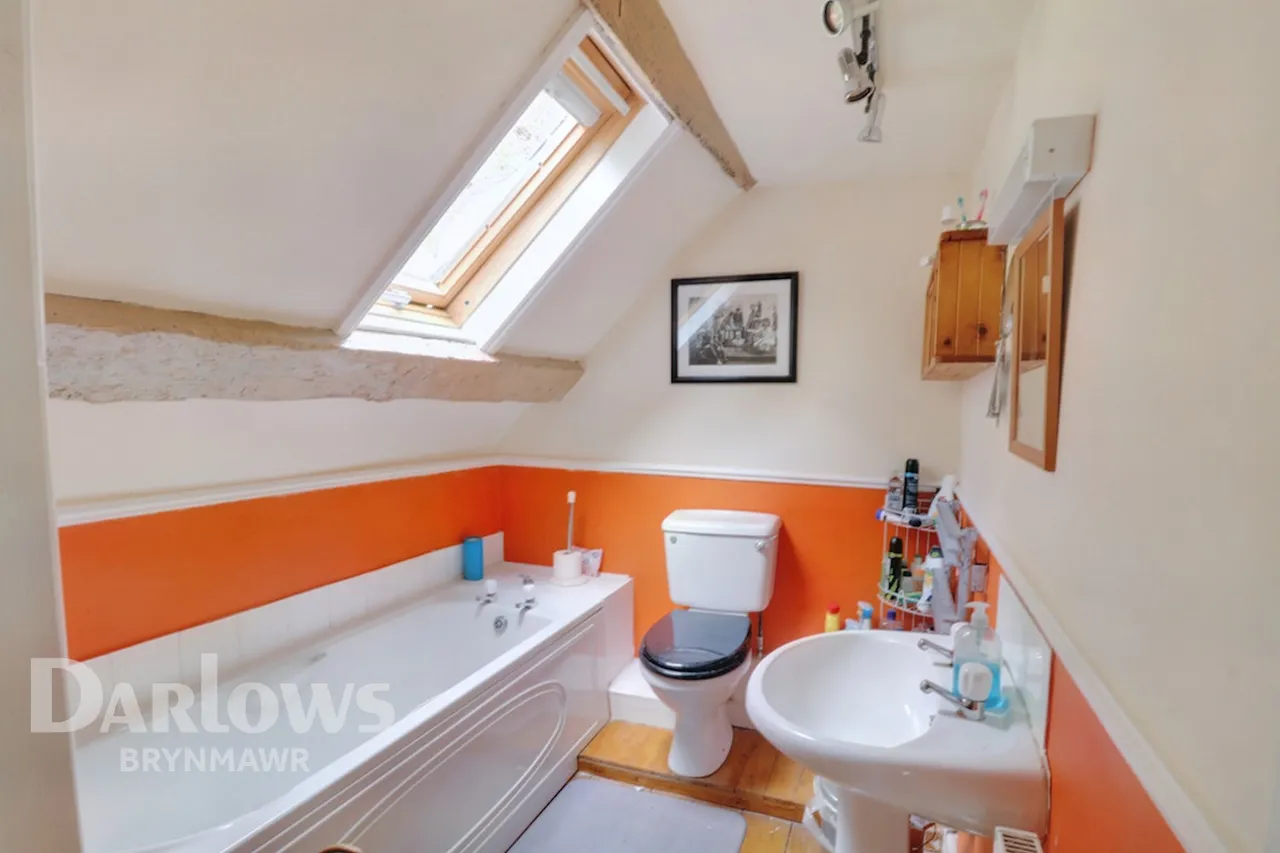 Cwm Farm Road, Six Bells, photo 16