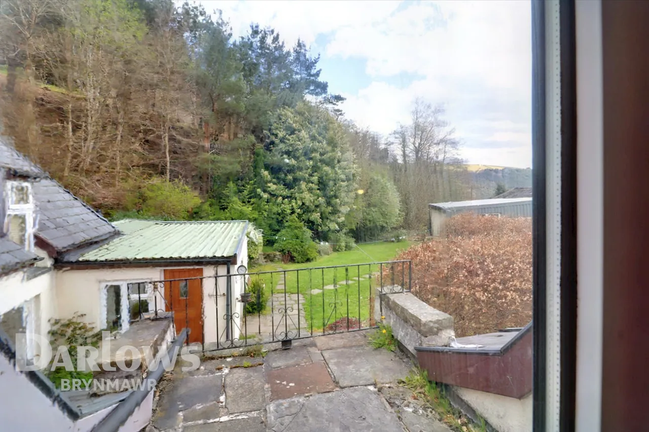 Cwm Farm Road, Six Bells, photo 20
