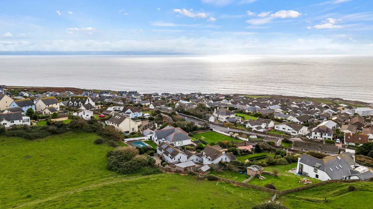 5 bed house for sale — Palmwydd, Ogmore-by-Sea, Bridgend, CF32