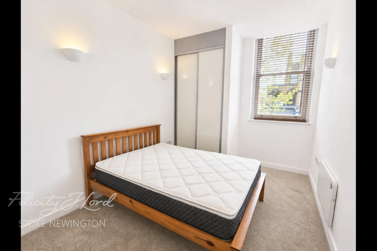 Stoke Newington High Street, N16, photo 6