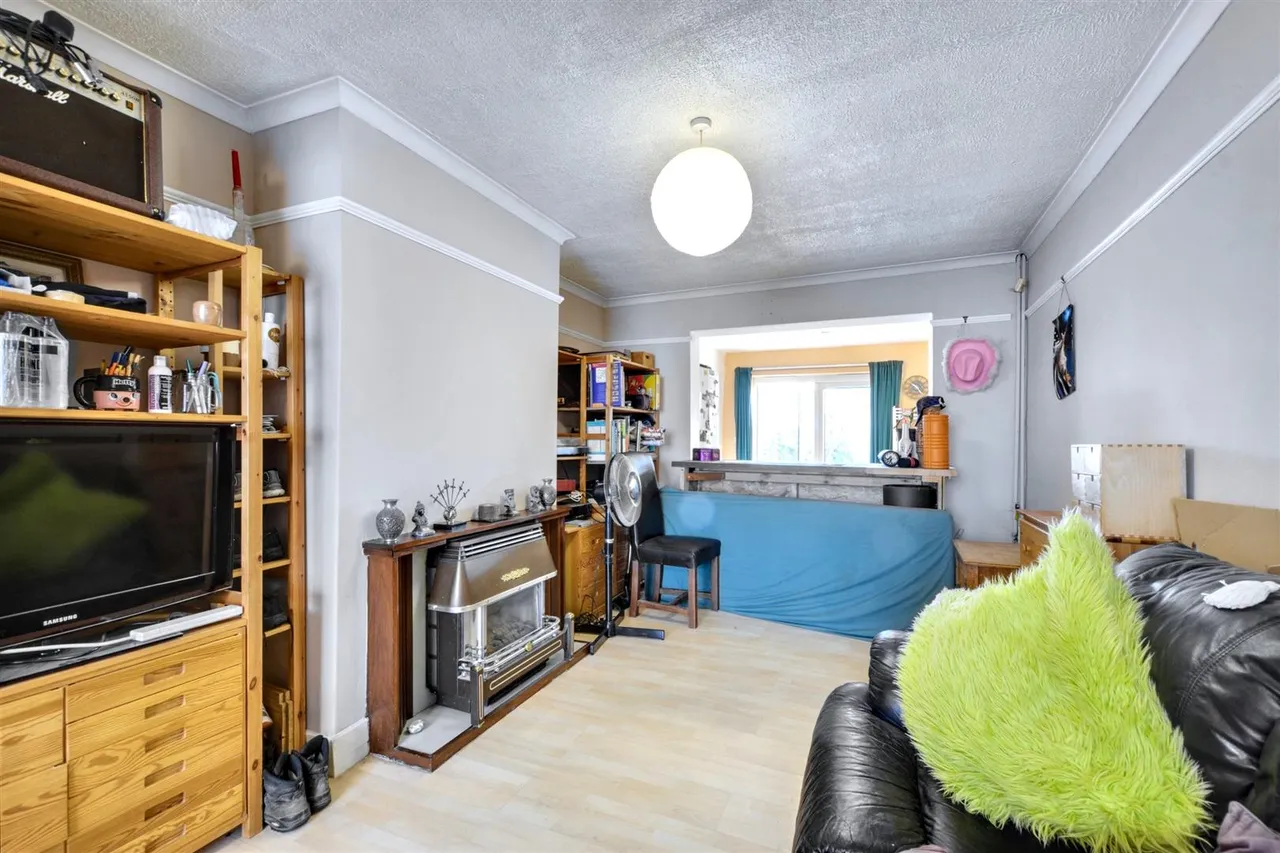 East Crescent, Beeston Rylands, NG9, photo 7