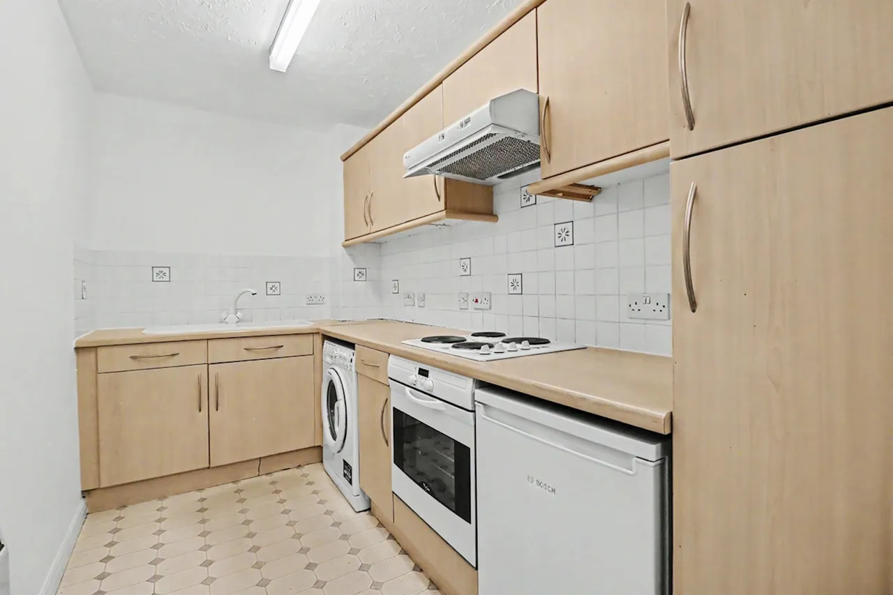 Hyacinth Close, Ilford, IG1, photo 2