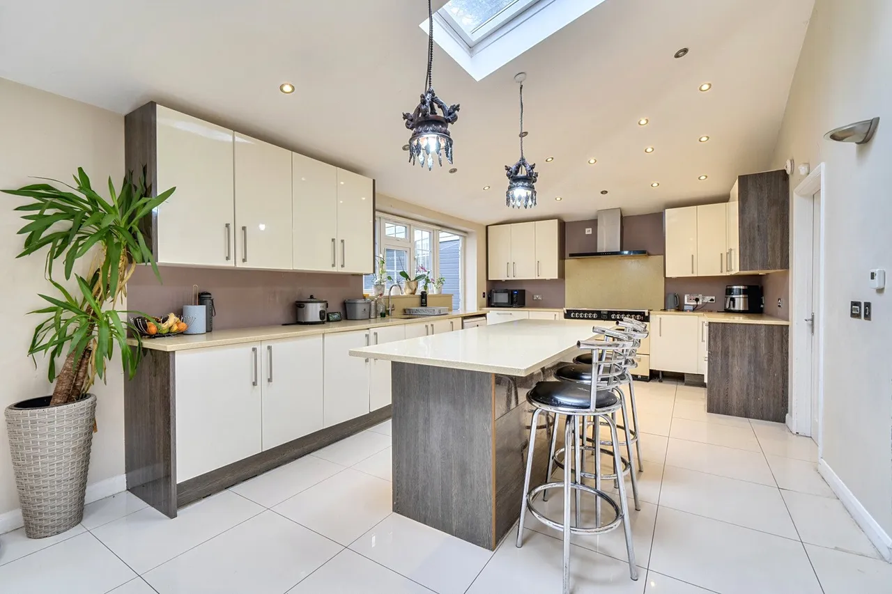 Swakeleys Road, Ickenham Fees Apply, UB10, photo 4