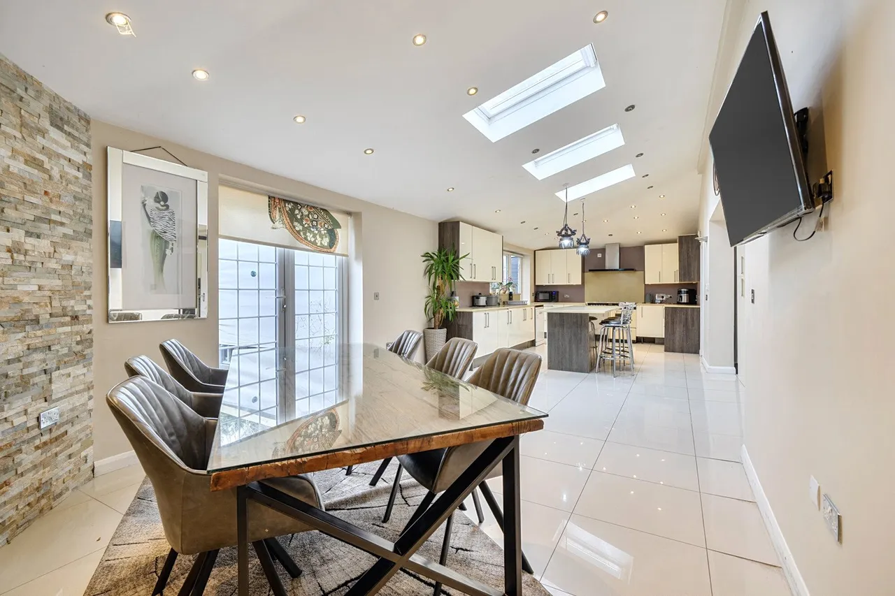 Swakeleys Road, Ickenham Fees Apply, UB10, photo 3