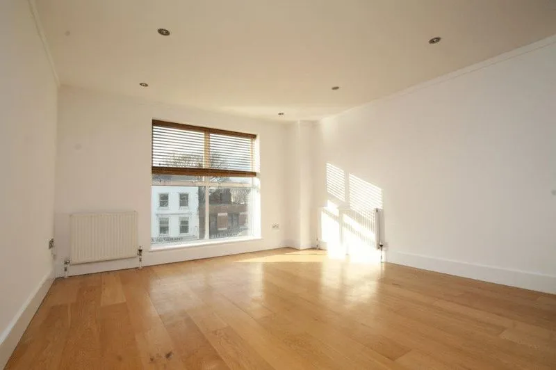 Holloway Road, London N7 8DD, photo 3
