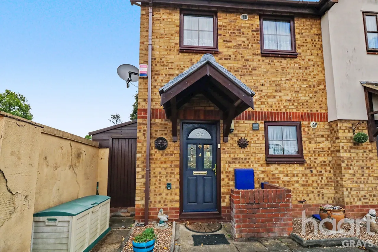 College Road, Grays, RM17, photo 2