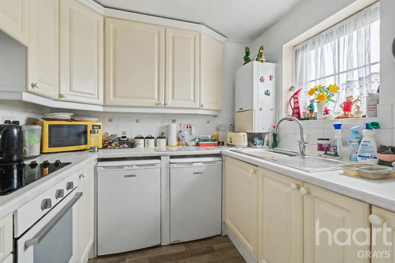 College Road, Grays, RM17, photo 10