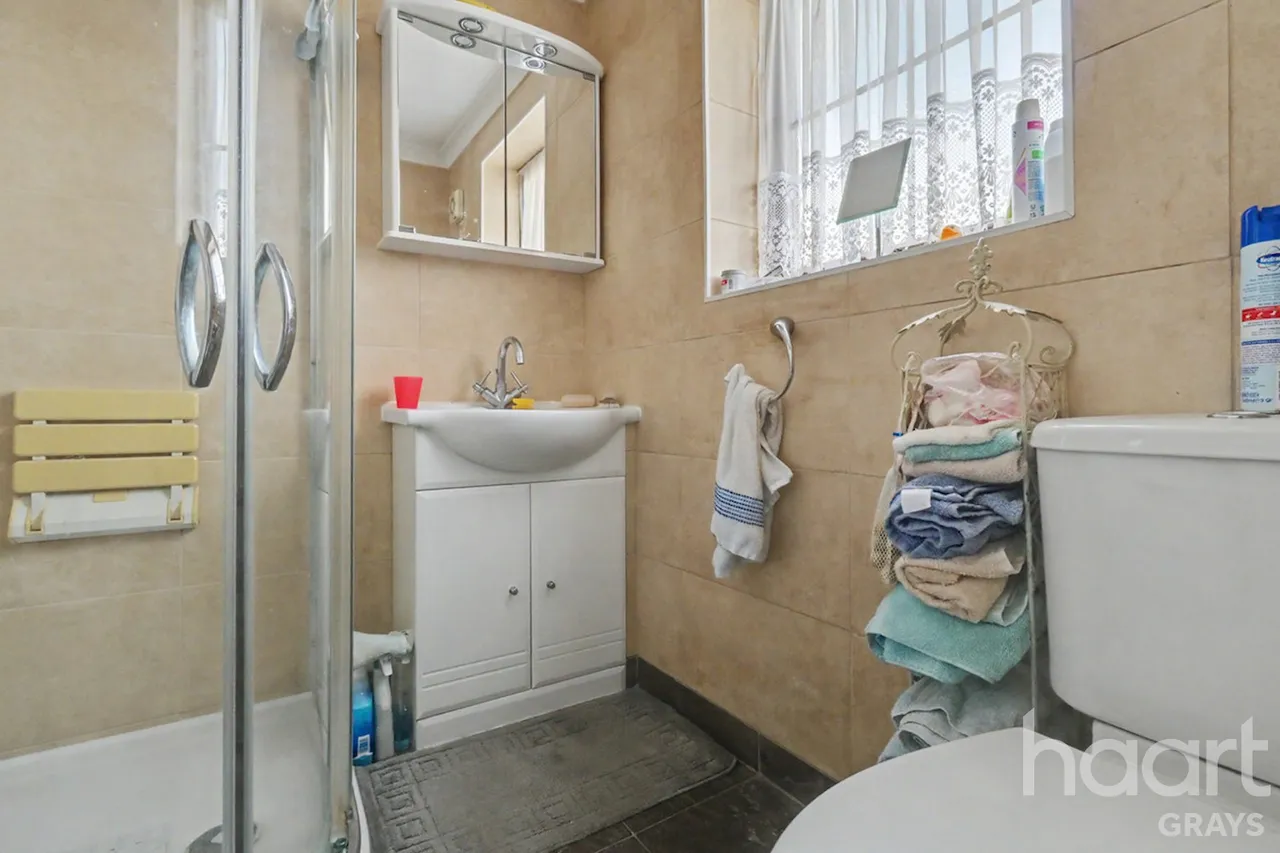 College Road, Grays, RM17, photo 7