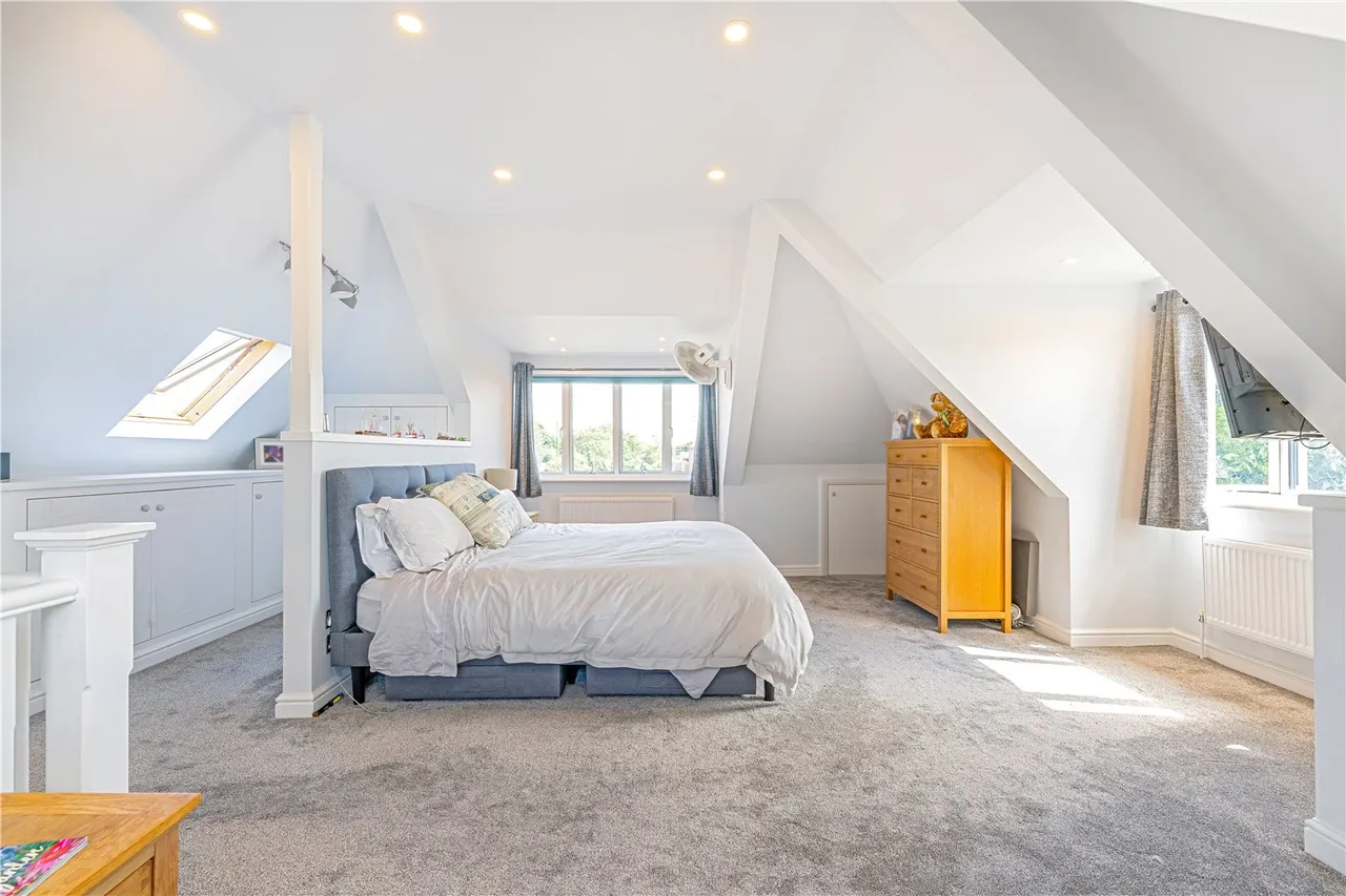 Howard Close, Hampton, TW12 2UB, photo 7