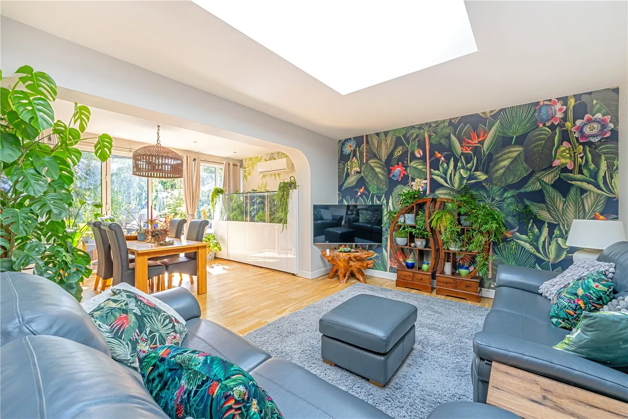 Howard Close, Hampton, TW12 2UB, photo 4
