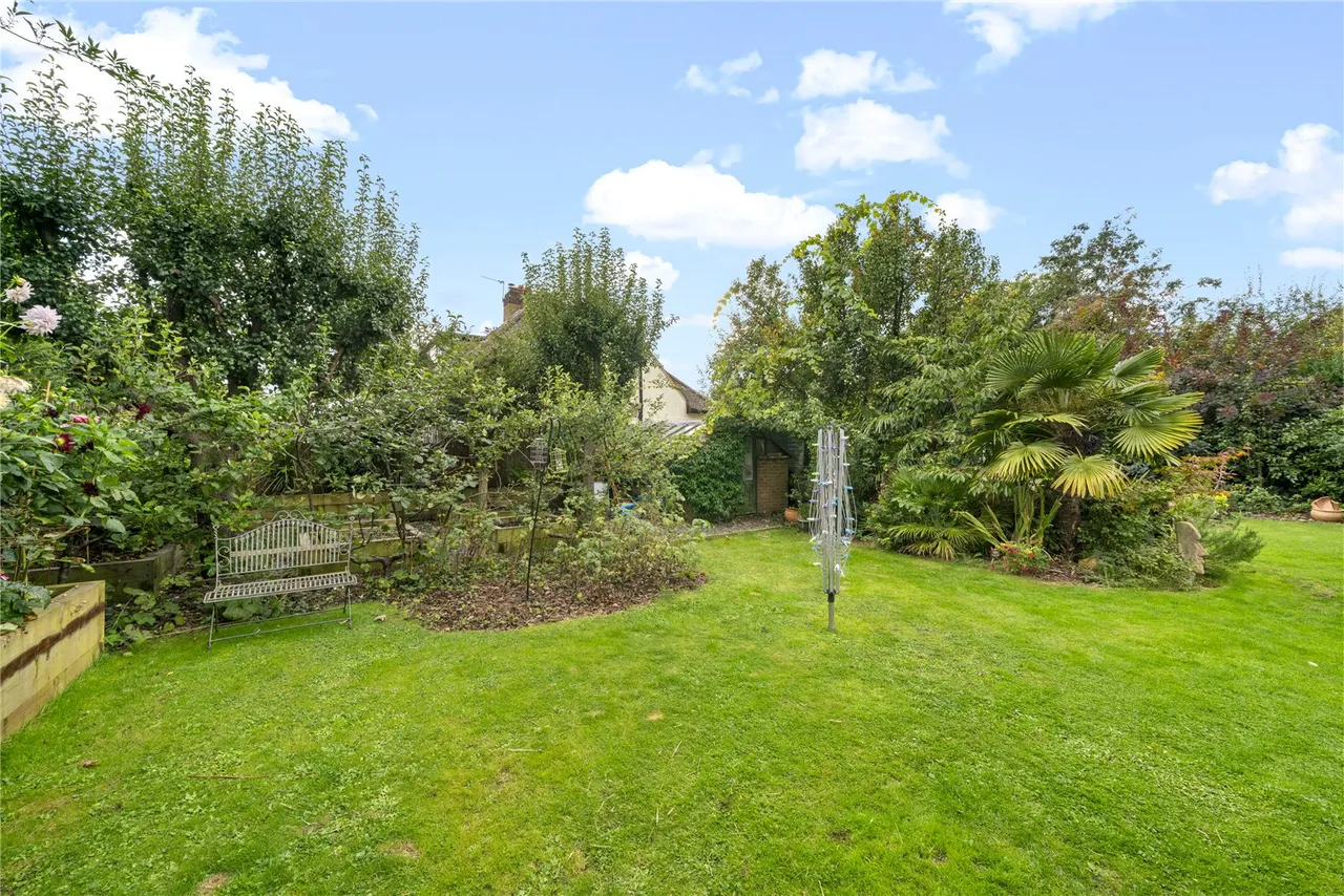 Howard Close, Hampton, TW12 2UB, photo 14