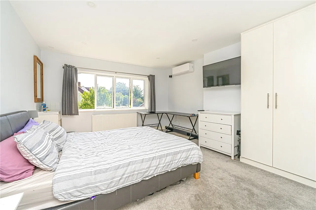 Howard Close, Hampton, TW12 2UB, photo 8