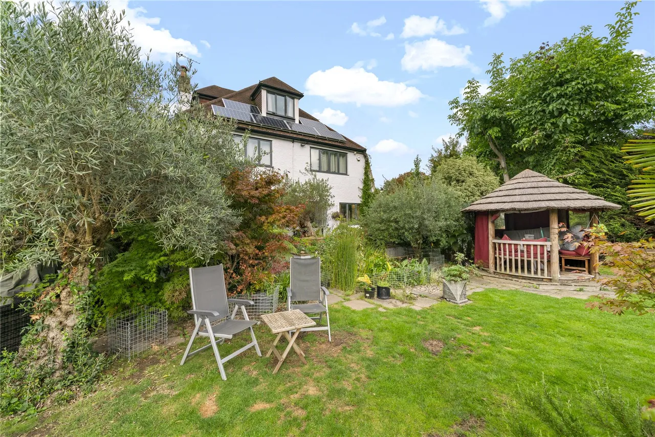 Howard Close, Hampton, TW12 2UB, photo 16