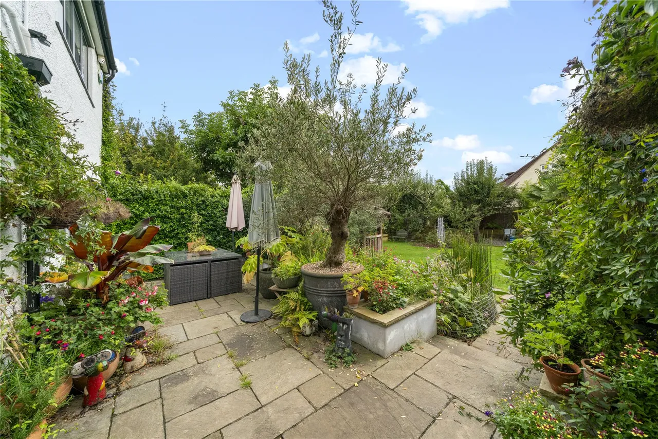 Howard Close, Hampton, TW12 2UB, photo 17